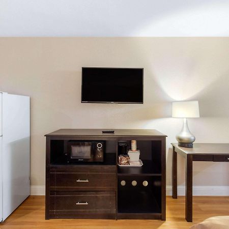 Quality Inn And Suites Port Arthur Nederland Екстер'єр фото