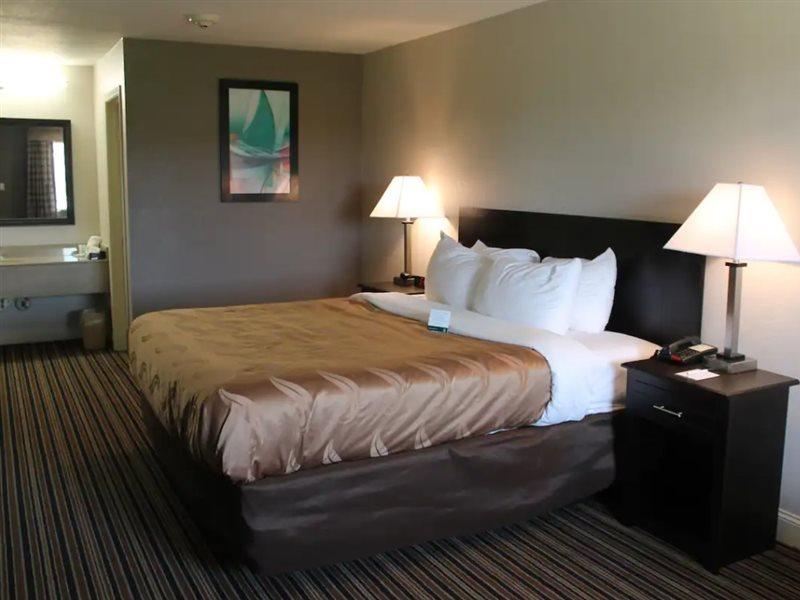 Quality Inn And Suites Port Arthur Nederland Екстер'єр фото
