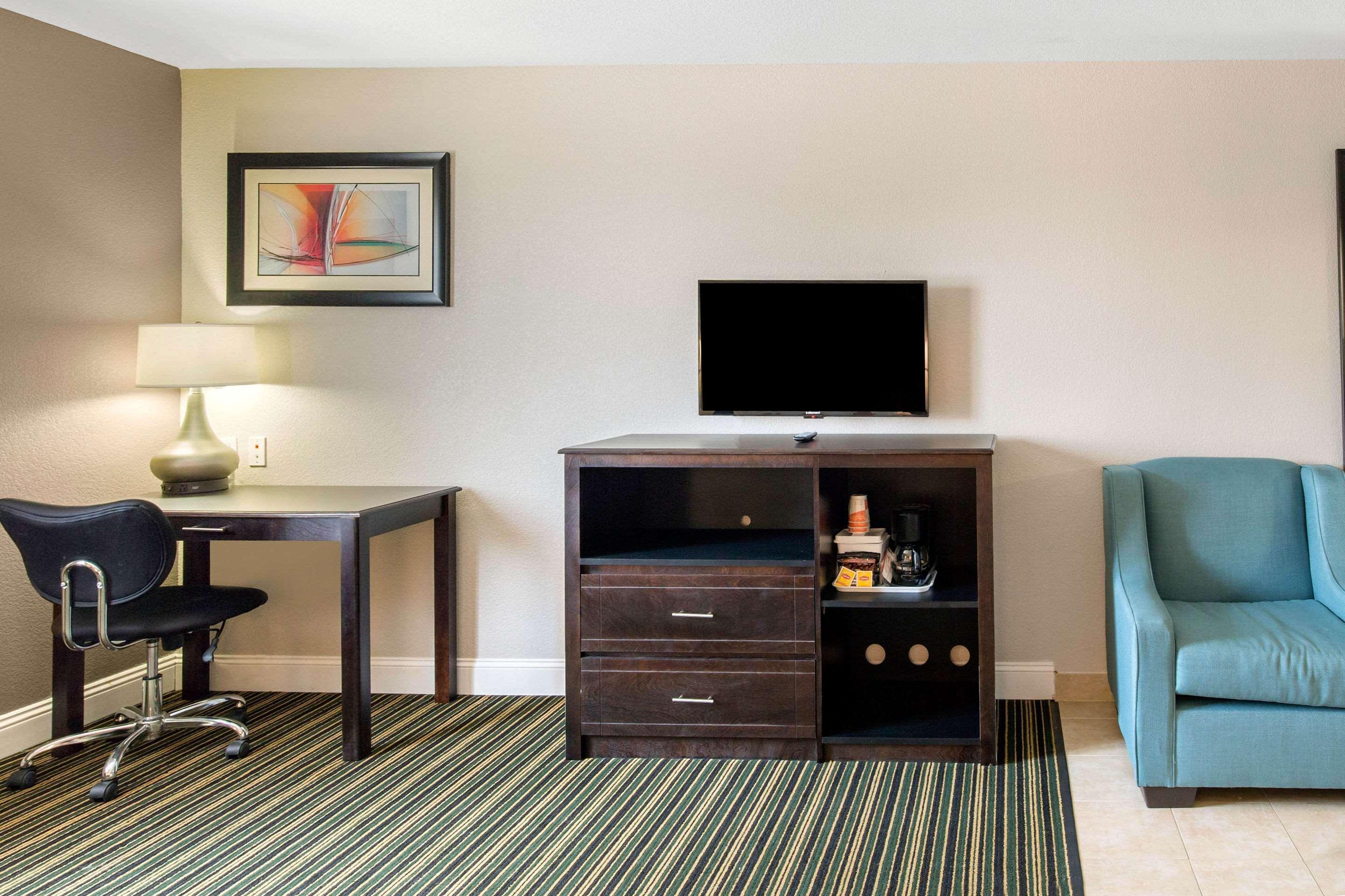 Quality Inn And Suites Port Arthur Nederland Екстер'єр фото