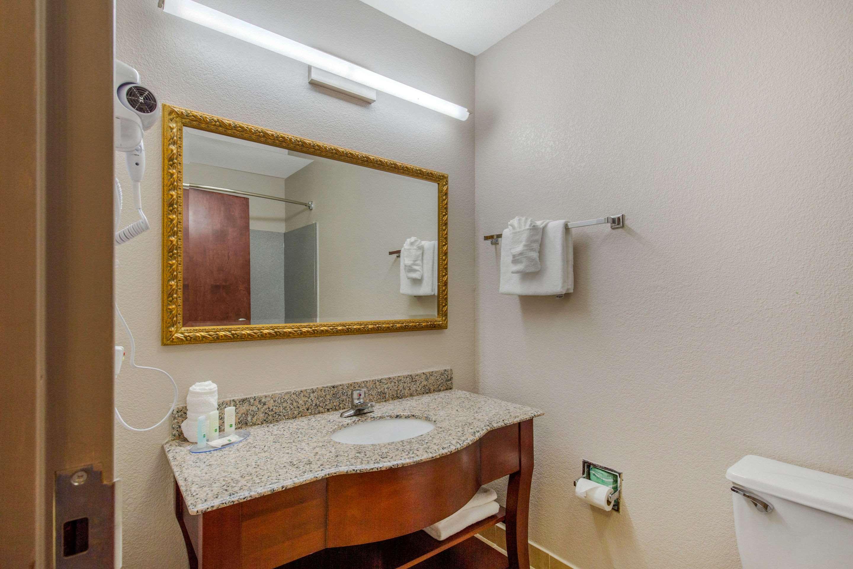 Quality Inn And Suites Port Arthur Nederland Екстер'єр фото