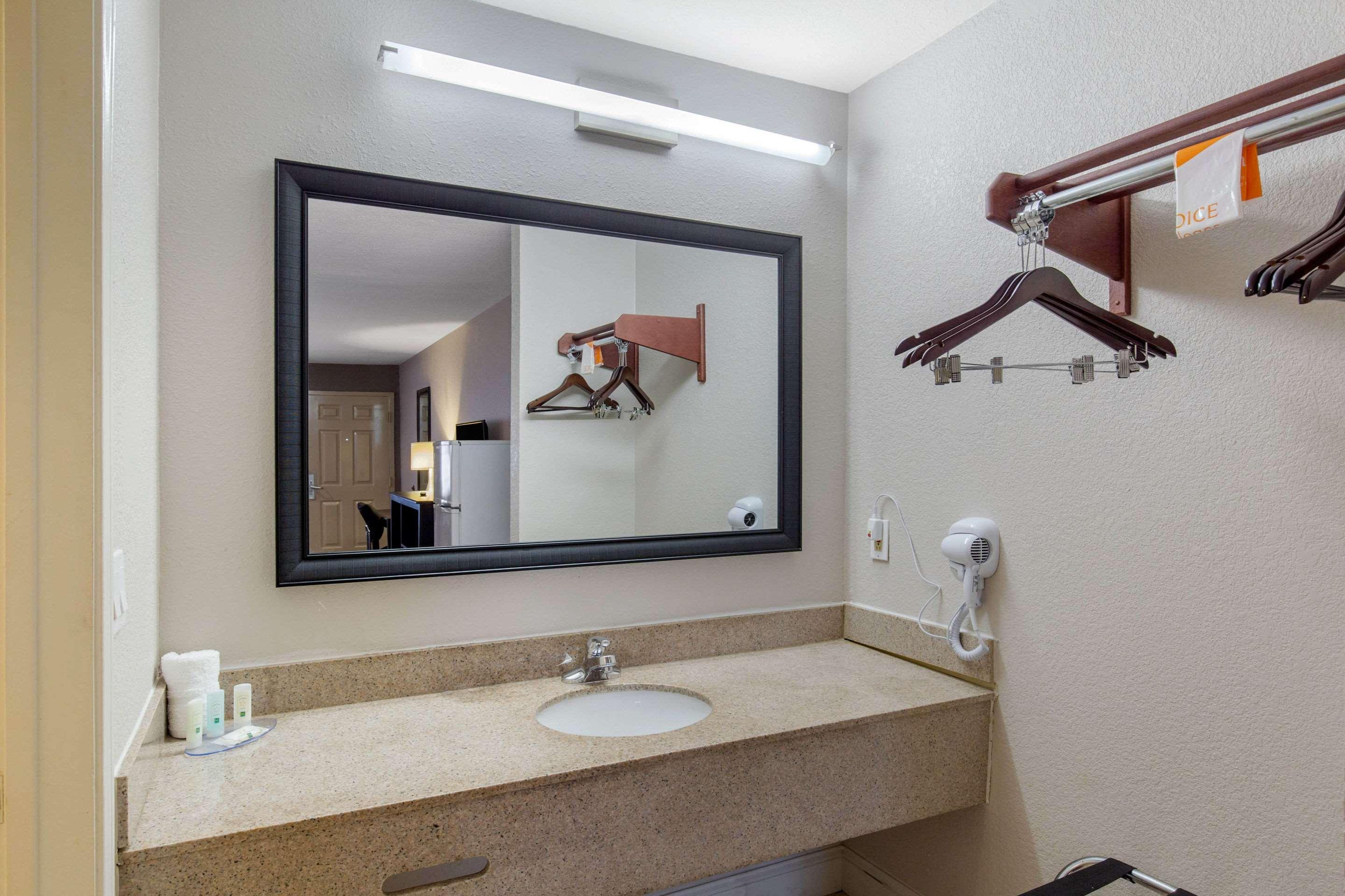 Quality Inn And Suites Port Arthur Nederland Екстер'єр фото