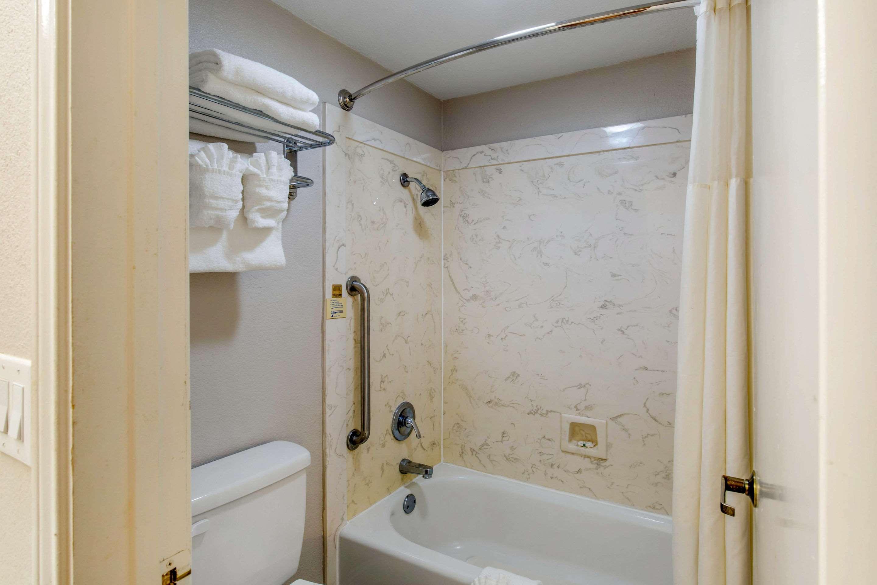 Quality Inn And Suites Port Arthur Nederland Екстер'єр фото