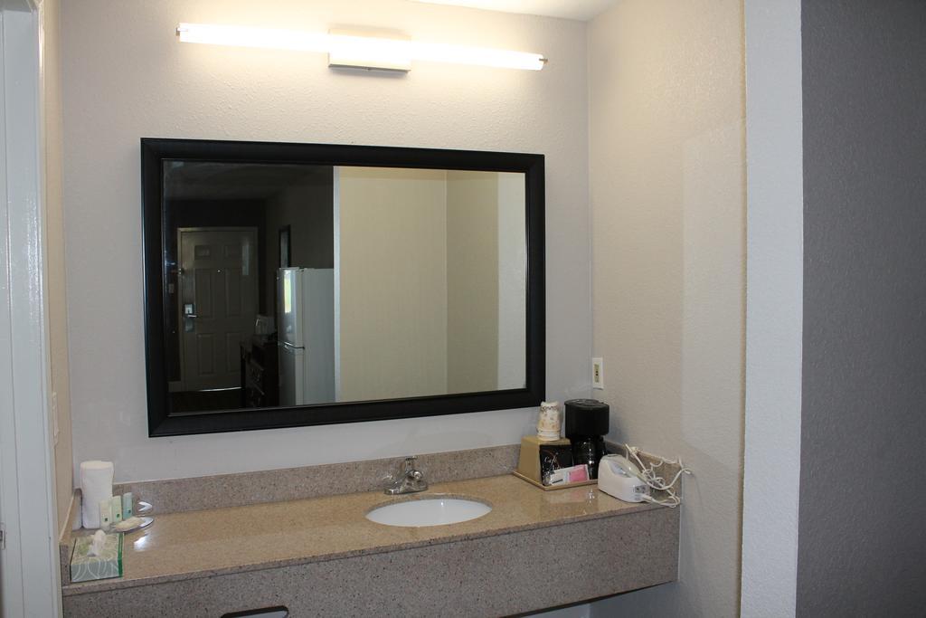Quality Inn And Suites Port Arthur Nederland Екстер'єр фото