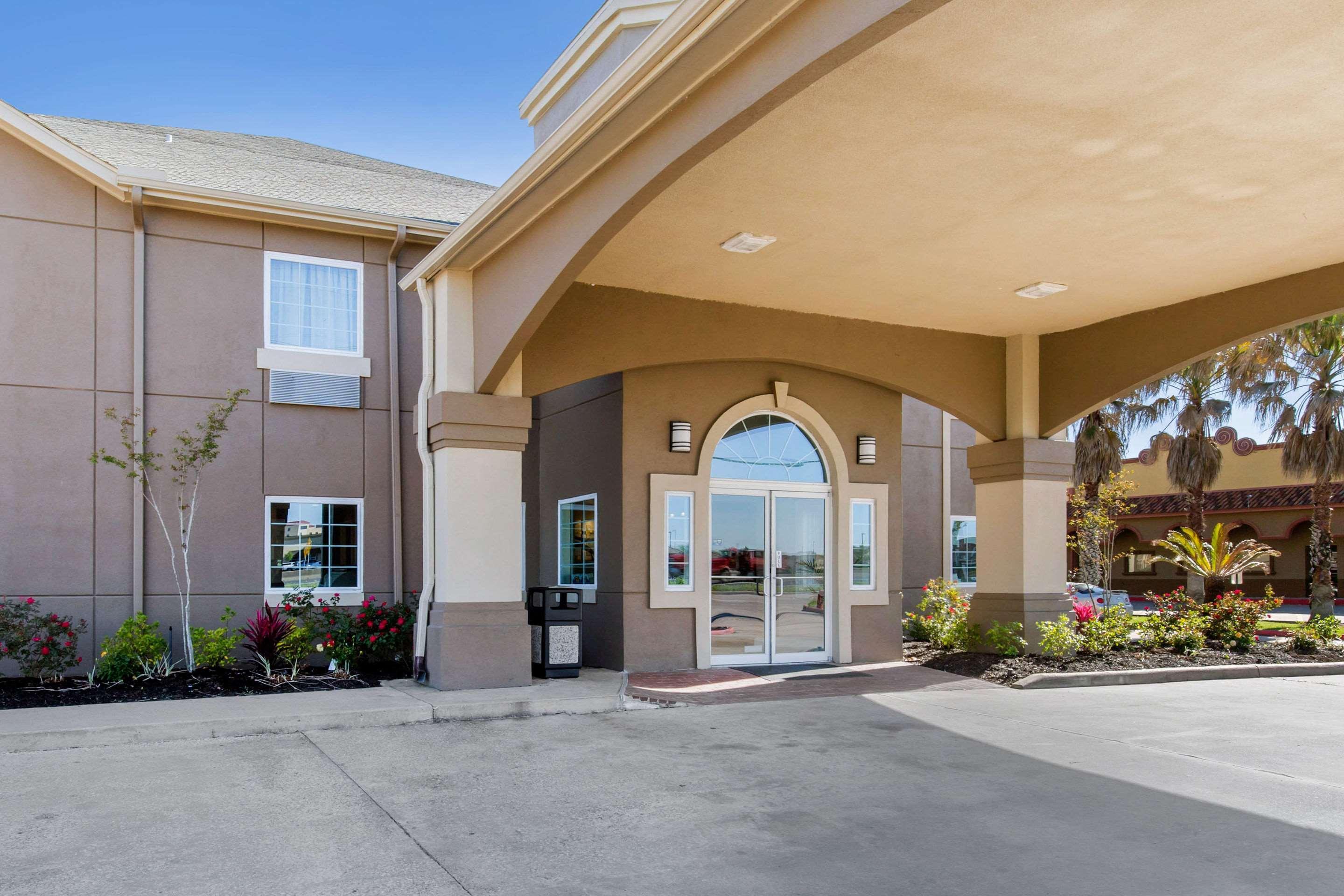 Quality Inn And Suites Port Arthur Nederland Екстер'єр фото